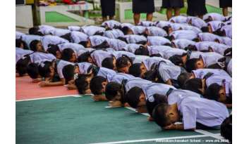 โรงเรียนดรุณากาญจนบุรีร่วมแสดงความอาลัยถวายแด่-“รัชกาลที่-๙”