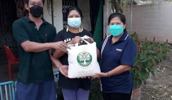 การร่วมโครงการปันรัก-สังฆมณฑลราชบุรี-ช่วยเหลือผู้เดือดร้อนจากโรคโควิด