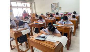 โรงเรียนดรุณากาญจนบุรีจัดการทดสอบวัดระดับความรู้ทางภาษาจีน
