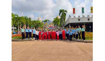 โรงเรียนดรุณากาญจนบุรี-จัดกิจกรรมทัศนศึกษาสวนสนุกดรีมเวิลด์